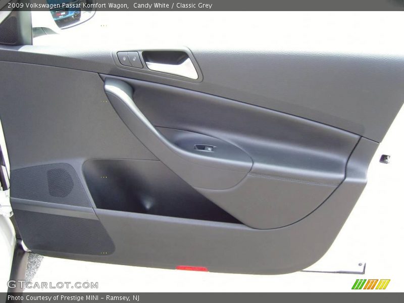 Candy White / Classic Grey 2009 Volkswagen Passat Komfort Wagon