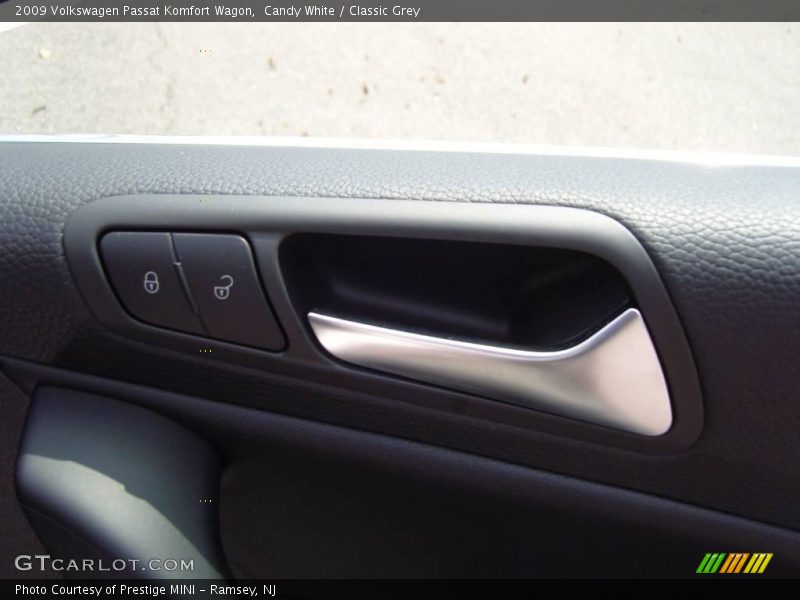 Candy White / Classic Grey 2009 Volkswagen Passat Komfort Wagon