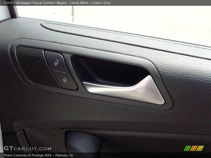 Candy White / Classic Grey 2009 Volkswagen Passat Komfort Wagon