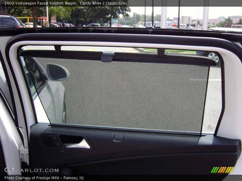 Candy White / Classic Grey 2009 Volkswagen Passat Komfort Wagon
