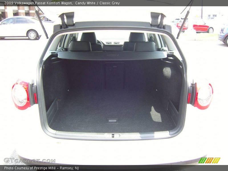 Candy White / Classic Grey 2009 Volkswagen Passat Komfort Wagon