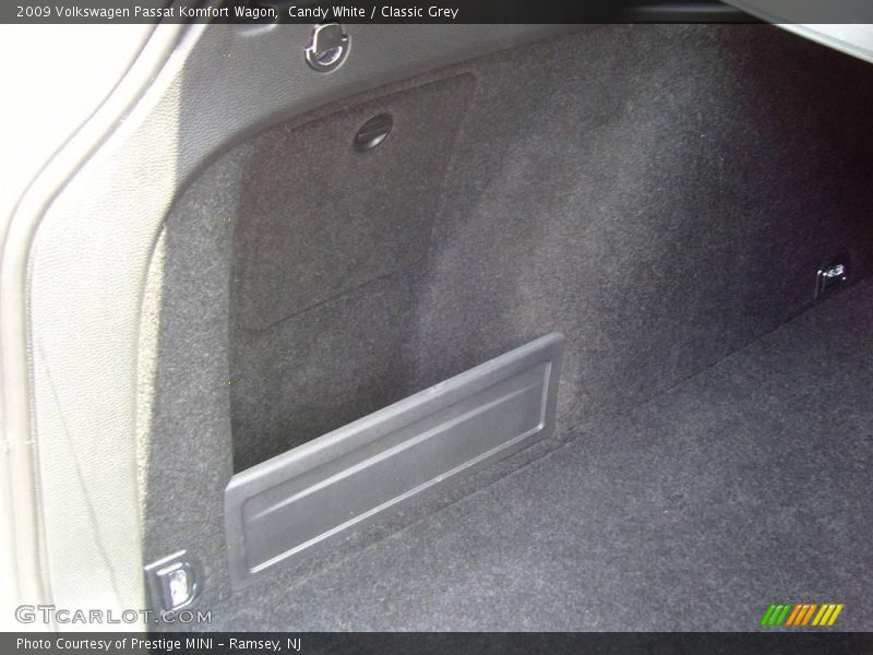 Candy White / Classic Grey 2009 Volkswagen Passat Komfort Wagon