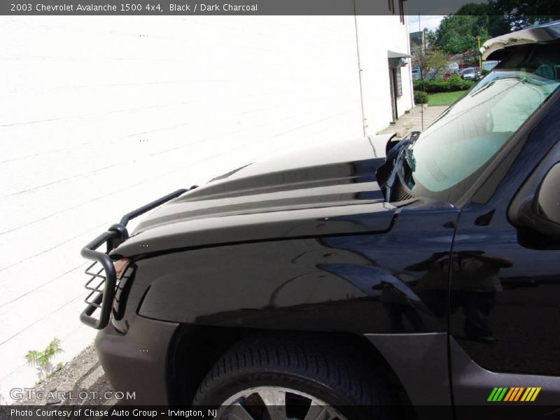 Black / Dark Charcoal 2003 Chevrolet Avalanche 1500 4x4