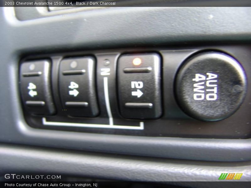 Black / Dark Charcoal 2003 Chevrolet Avalanche 1500 4x4