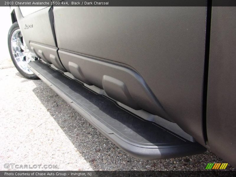 Black / Dark Charcoal 2003 Chevrolet Avalanche 1500 4x4