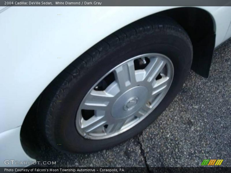 White Diamond / Dark Gray 2004 Cadillac DeVille Sedan