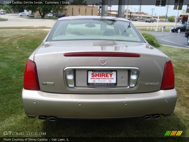 Cashmere / Shale 2004 Cadillac DeVille Sedan
