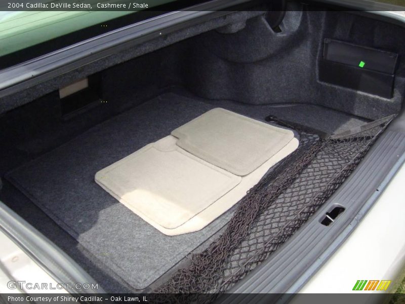 Cashmere / Shale 2004 Cadillac DeVille Sedan