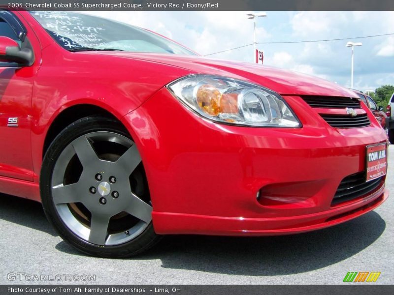 Victory Red / Ebony/Red 2005 Chevrolet Cobalt SS Supercharged Coupe