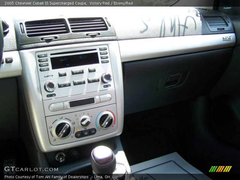 Victory Red / Ebony/Red 2005 Chevrolet Cobalt SS Supercharged Coupe