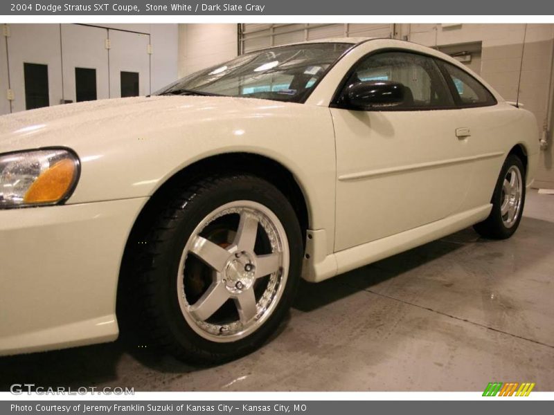 Stone White / Dark Slate Gray 2004 Dodge Stratus SXT Coupe