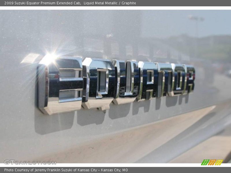 Liquid Metal Metallic / Graphite 2009 Suzuki Equator Premium Extended Cab