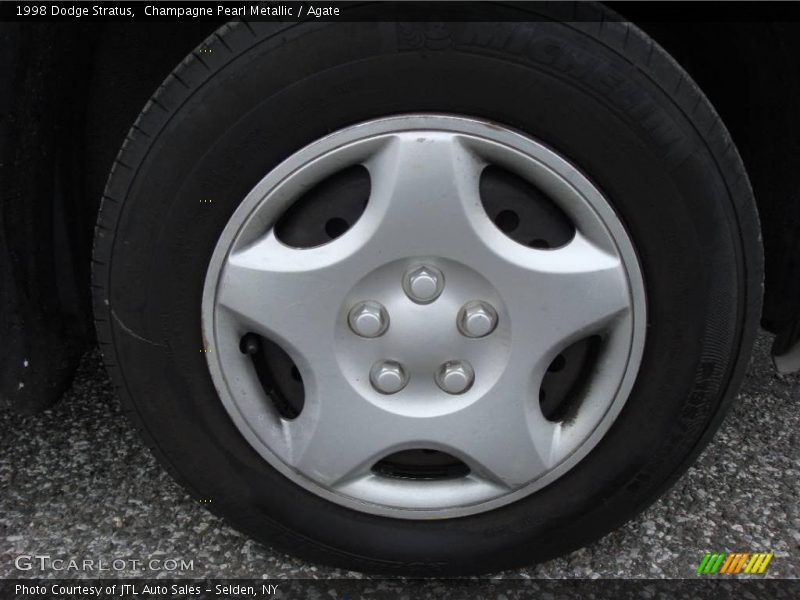 Champagne Pearl Metallic / Agate 1998 Dodge Stratus