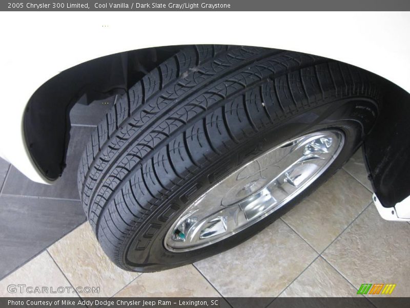 Cool Vanilla / Dark Slate Gray/Light Graystone 2005 Chrysler 300 Limited