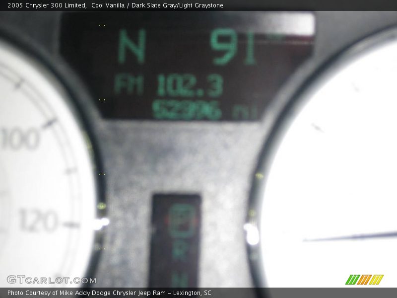 Cool Vanilla / Dark Slate Gray/Light Graystone 2005 Chrysler 300 Limited