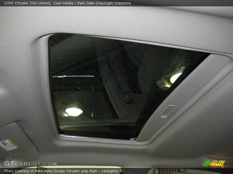 Cool Vanilla / Dark Slate Gray/Light Graystone 2005 Chrysler 300 Limited