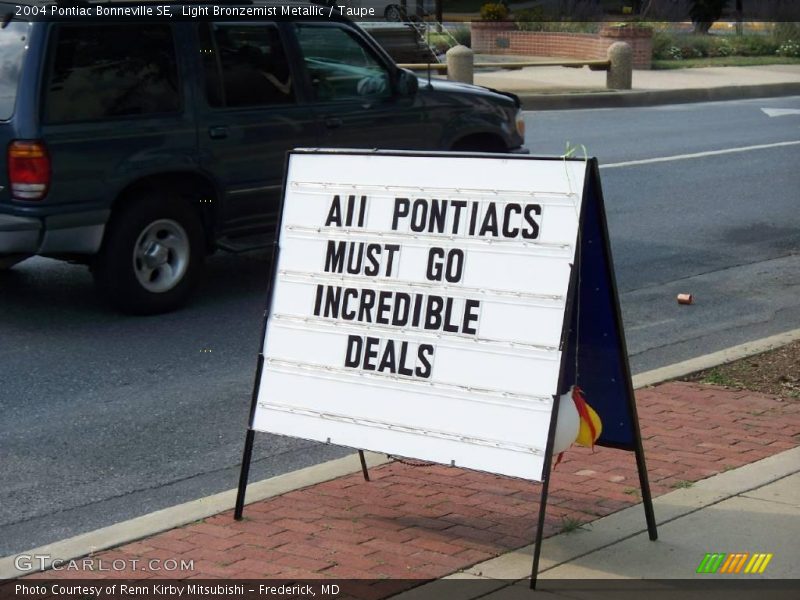 Light Bronzemist Metallic / Taupe 2004 Pontiac Bonneville SE