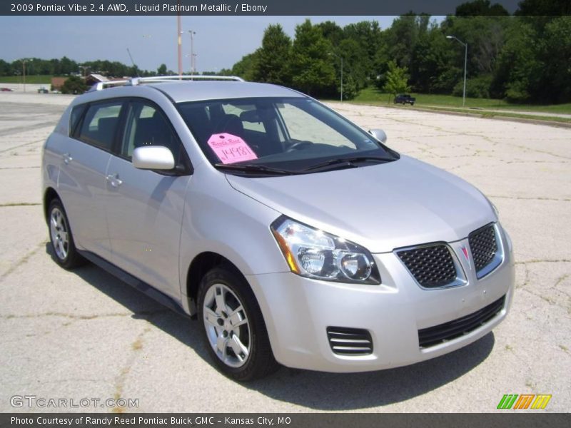 Liquid Platinum Metallic / Ebony 2009 Pontiac Vibe 2.4 AWD
