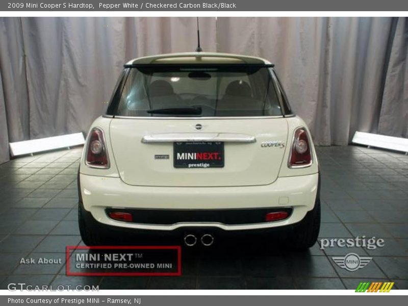 Pepper White / Checkered Carbon Black/Black 2009 Mini Cooper S Hardtop
