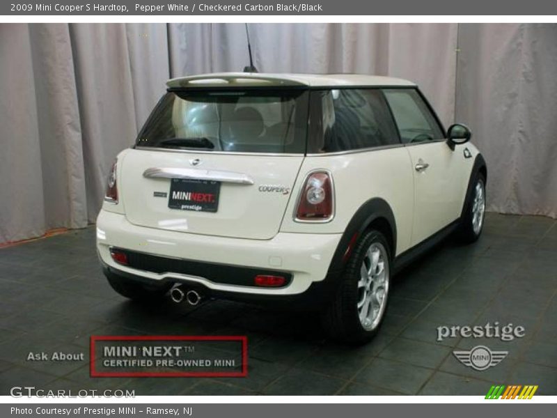 Pepper White / Checkered Carbon Black/Black 2009 Mini Cooper S Hardtop