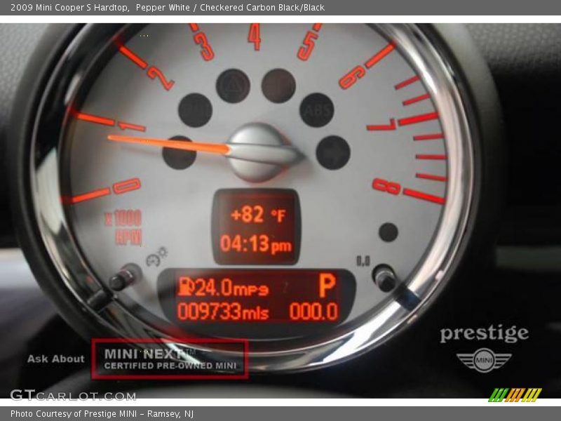 Pepper White / Checkered Carbon Black/Black 2009 Mini Cooper S Hardtop