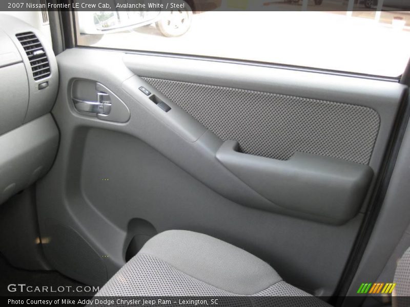 Avalanche White / Steel 2007 Nissan Frontier LE Crew Cab