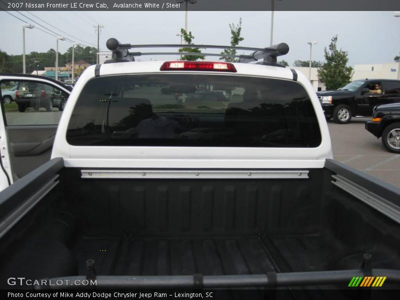 Avalanche White / Steel 2007 Nissan Frontier LE Crew Cab