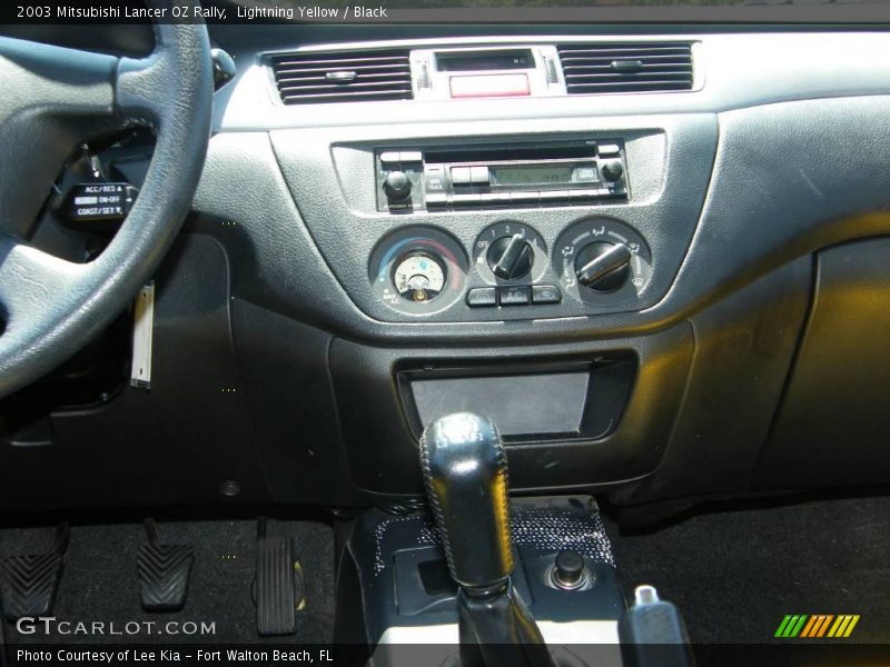 Lightning Yellow / Black 2003 Mitsubishi Lancer OZ Rally