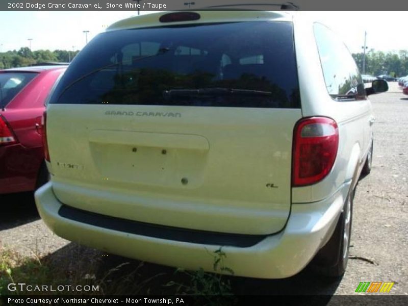Stone White / Taupe 2002 Dodge Grand Caravan eL