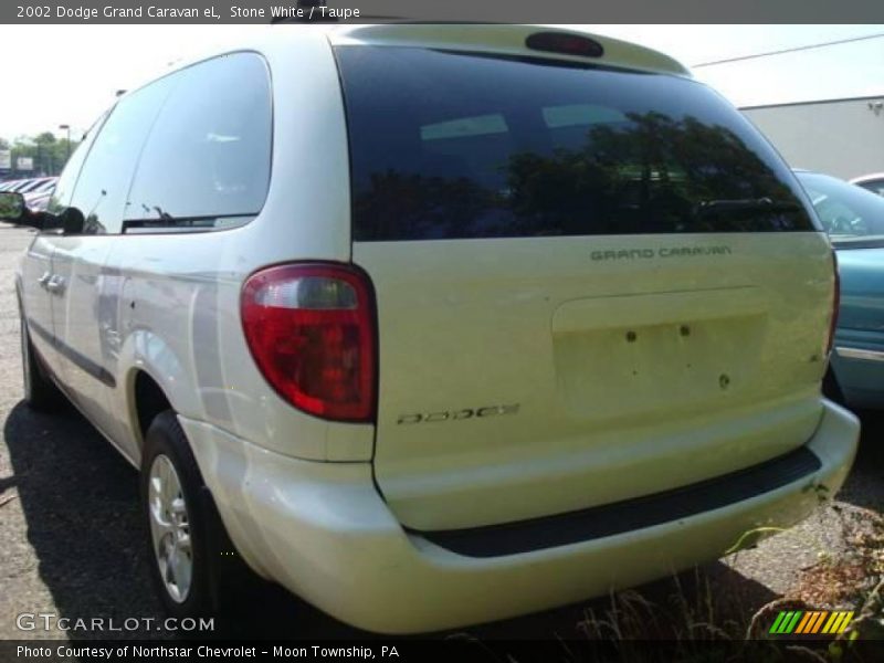 Stone White / Taupe 2002 Dodge Grand Caravan eL