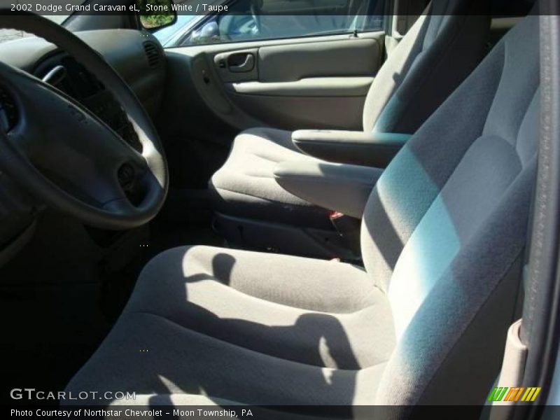 Stone White / Taupe 2002 Dodge Grand Caravan eL