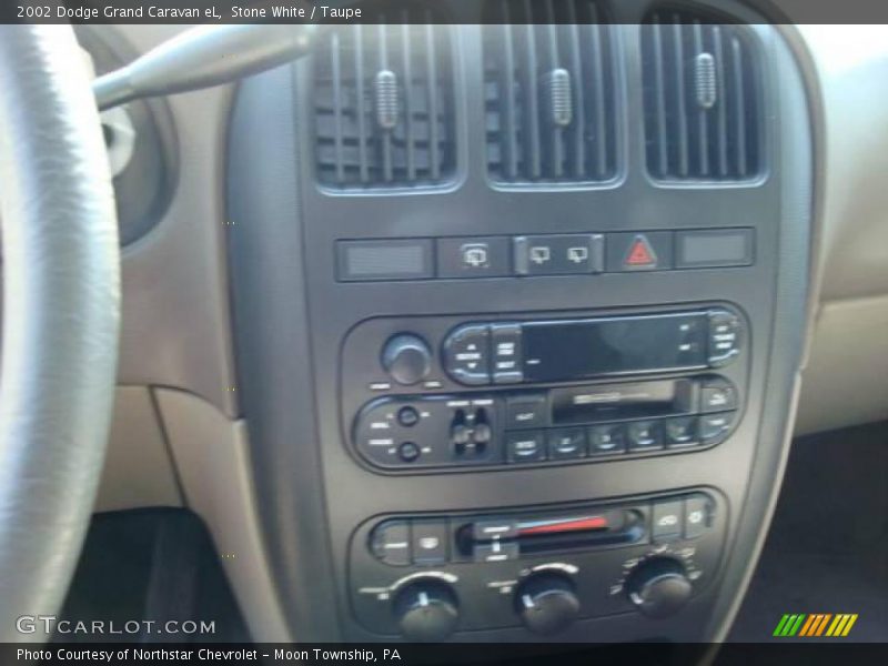 Stone White / Taupe 2002 Dodge Grand Caravan eL