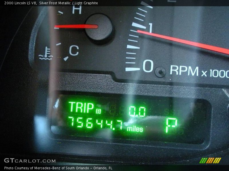 Silver Frost Metallic / Light Graphite 2000 Lincoln LS V8