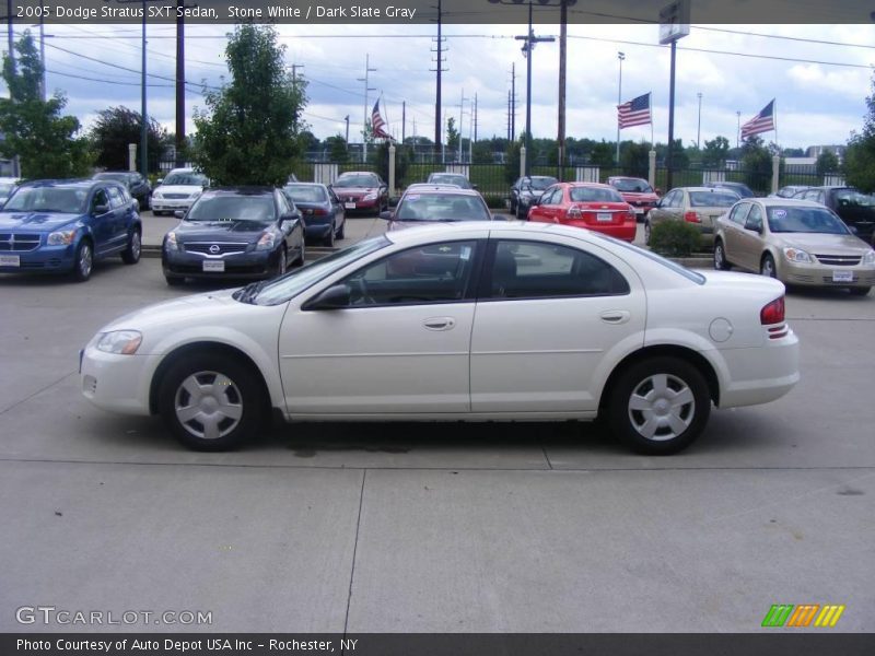Stone White / Dark Slate Gray 2005 Dodge Stratus SXT Sedan
