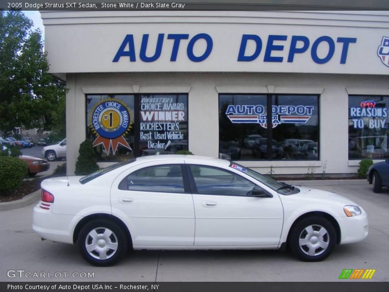 Stone White / Dark Slate Gray 2005 Dodge Stratus SXT Sedan