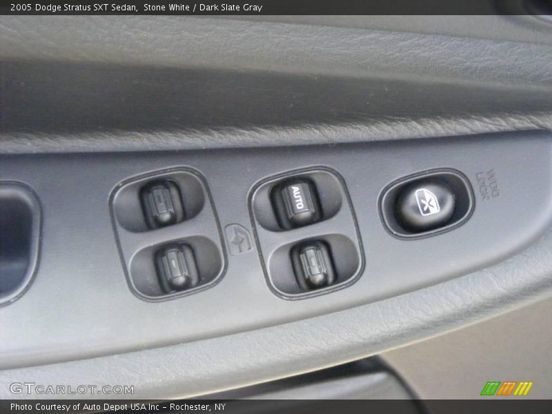 Stone White / Dark Slate Gray 2005 Dodge Stratus SXT Sedan