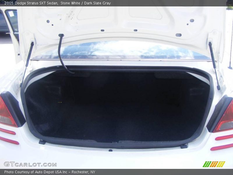 Stone White / Dark Slate Gray 2005 Dodge Stratus SXT Sedan