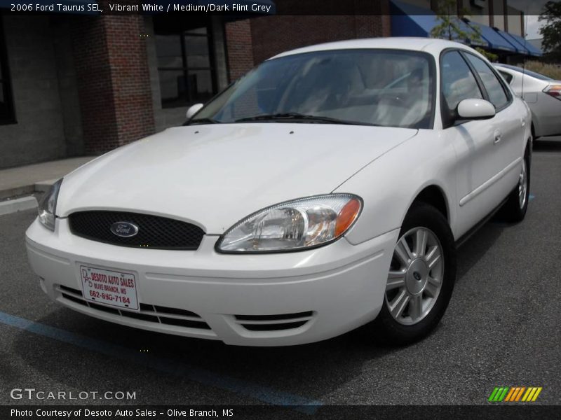 Vibrant White / Medium/Dark Flint Grey 2006 Ford Taurus SEL