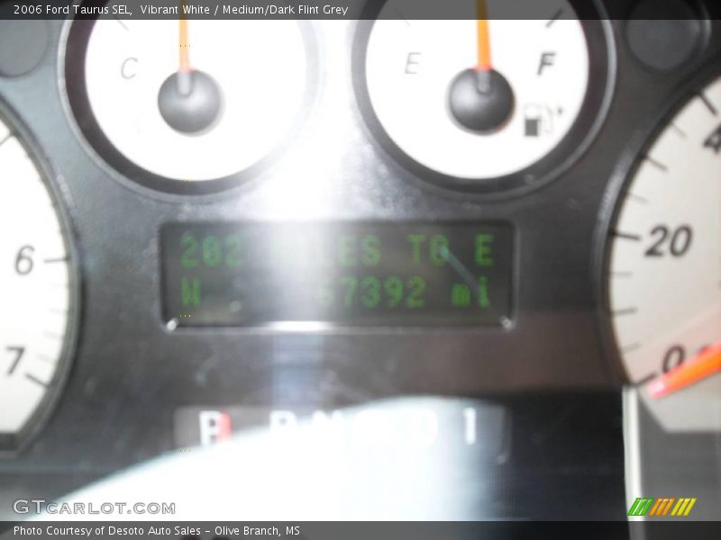 Vibrant White / Medium/Dark Flint Grey 2006 Ford Taurus SEL
