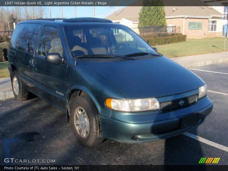 Light Argentine Green Metallic / Beige 1997 Nissan Quest XE