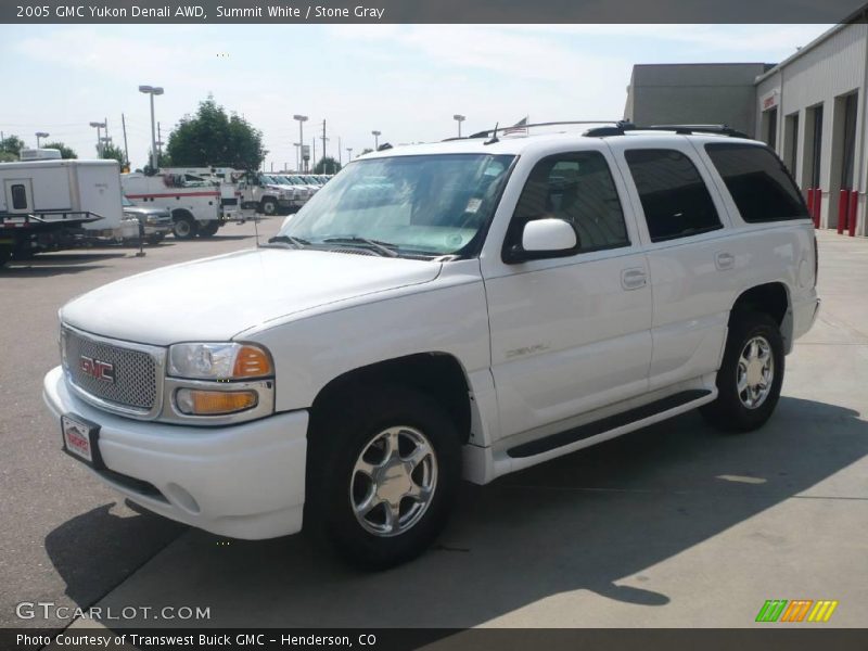 Summit White / Stone Gray 2005 GMC Yukon Denali AWD