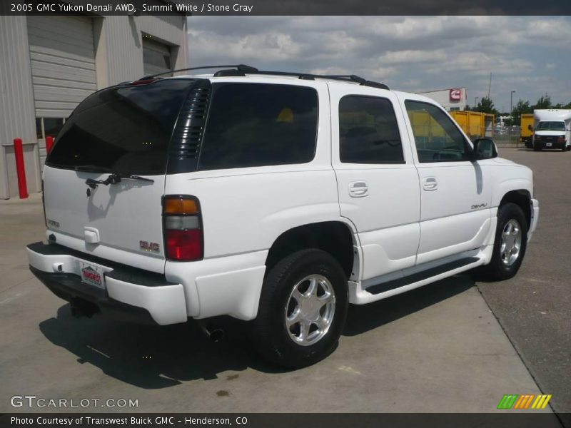 Summit White / Stone Gray 2005 GMC Yukon Denali AWD