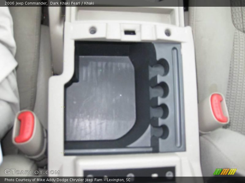 Dark Khaki Pearl / Khaki 2006 Jeep Commander
