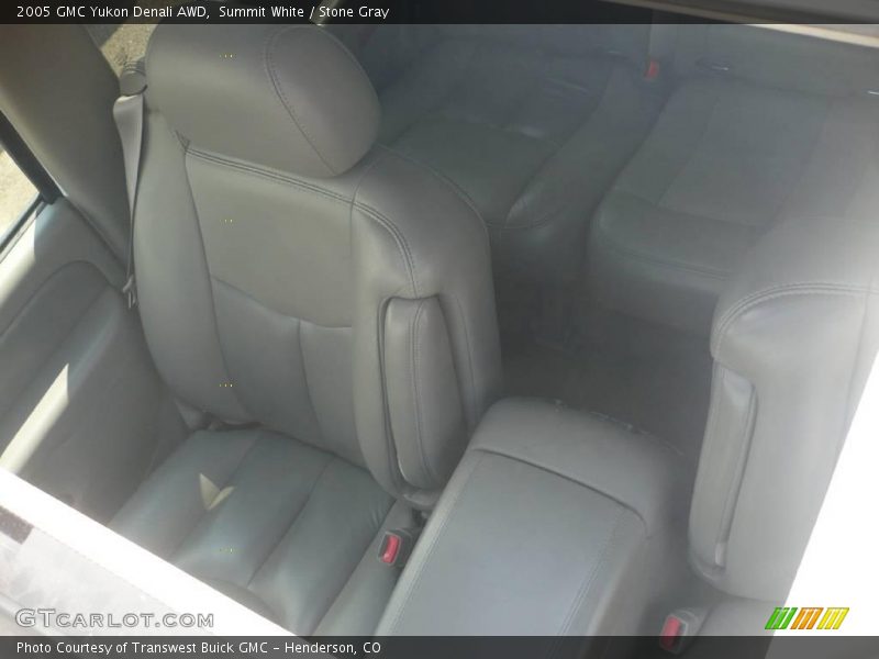 Summit White / Stone Gray 2005 GMC Yukon Denali AWD