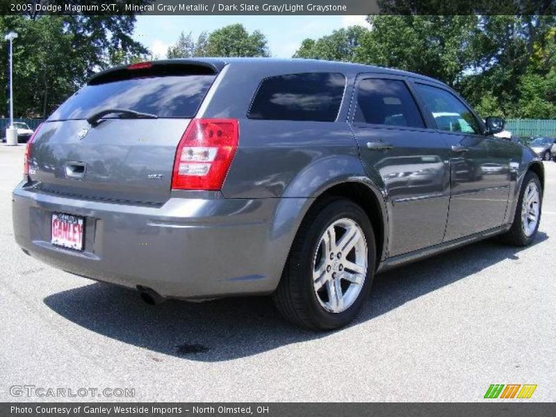 Mineral Gray Metallic / Dark Slate Gray/Light Graystone 2005 Dodge Magnum SXT