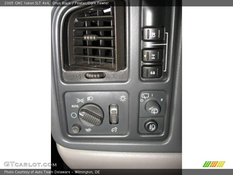 Onyx Black / Pewter/Dark Pewter 2005 GMC Yukon SLT 4x4