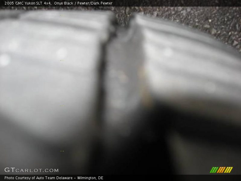 Onyx Black / Pewter/Dark Pewter 2005 GMC Yukon SLT 4x4
