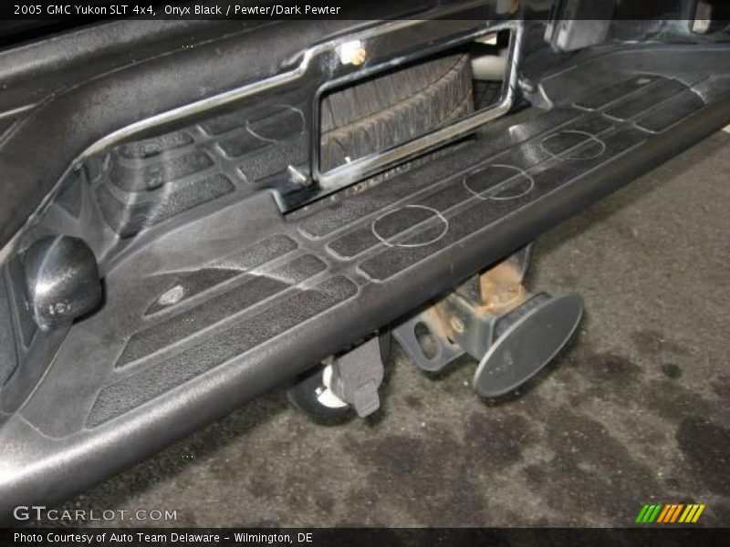 Onyx Black / Pewter/Dark Pewter 2005 GMC Yukon SLT 4x4