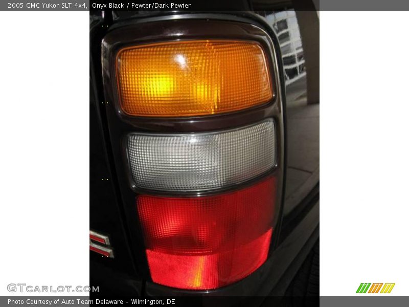 Onyx Black / Pewter/Dark Pewter 2005 GMC Yukon SLT 4x4
