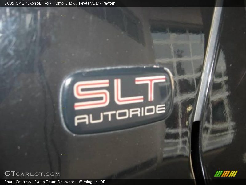 Onyx Black / Pewter/Dark Pewter 2005 GMC Yukon SLT 4x4